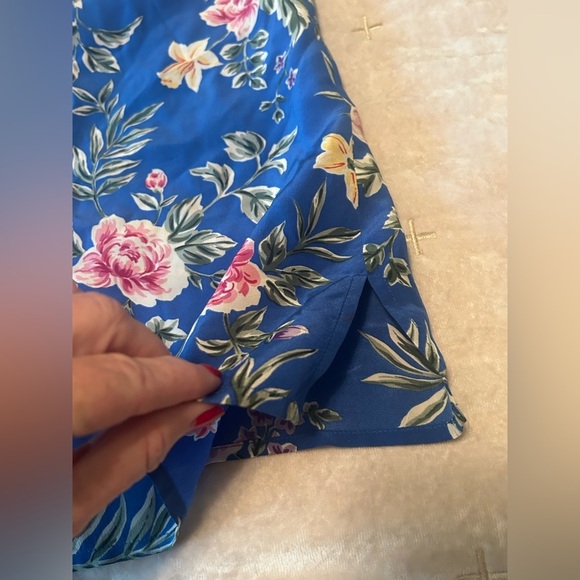 VTG Talbots Sleeveless Silk Top Shell Button Down Blue Floral Women’s Sz 10 - Picture 7 of 10